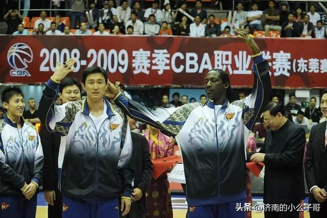 退役球衣故事:广东宏远为何退役积臣球衣? 退役球衣故事:广东宏远为何退役积臣球衣?