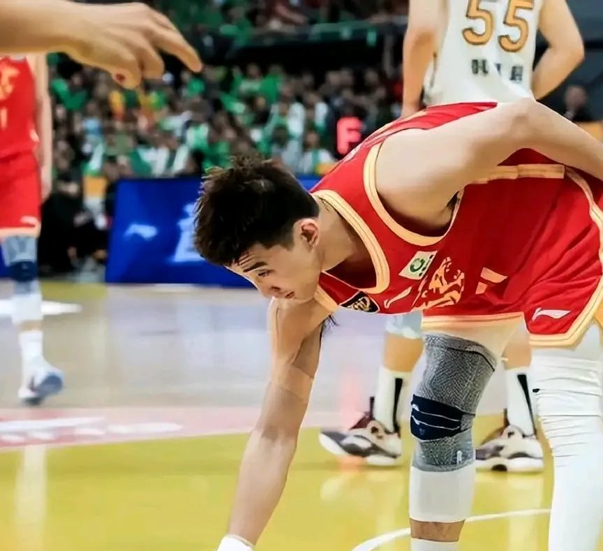 “CBA历史上的重要瞬间，铭记那些荣耀！”