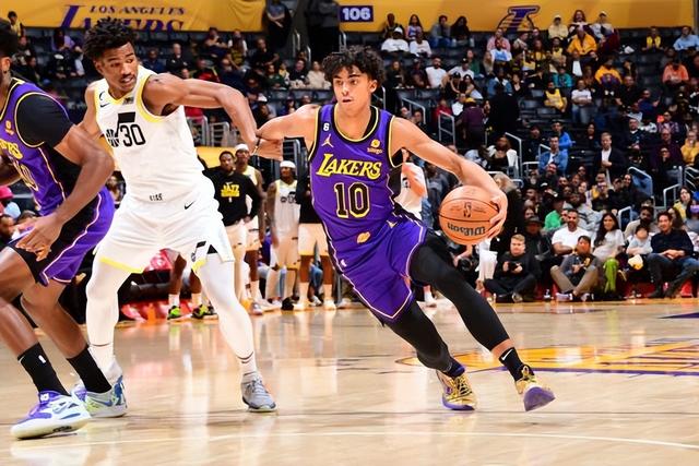 新秀战术适应期详解：谁是最聪明的球员？