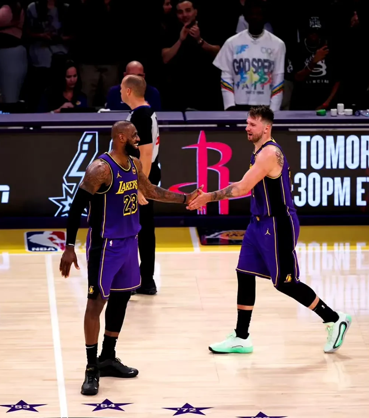 九游体育官网入口-湖人替补表现低迷，板凳深度成隐患