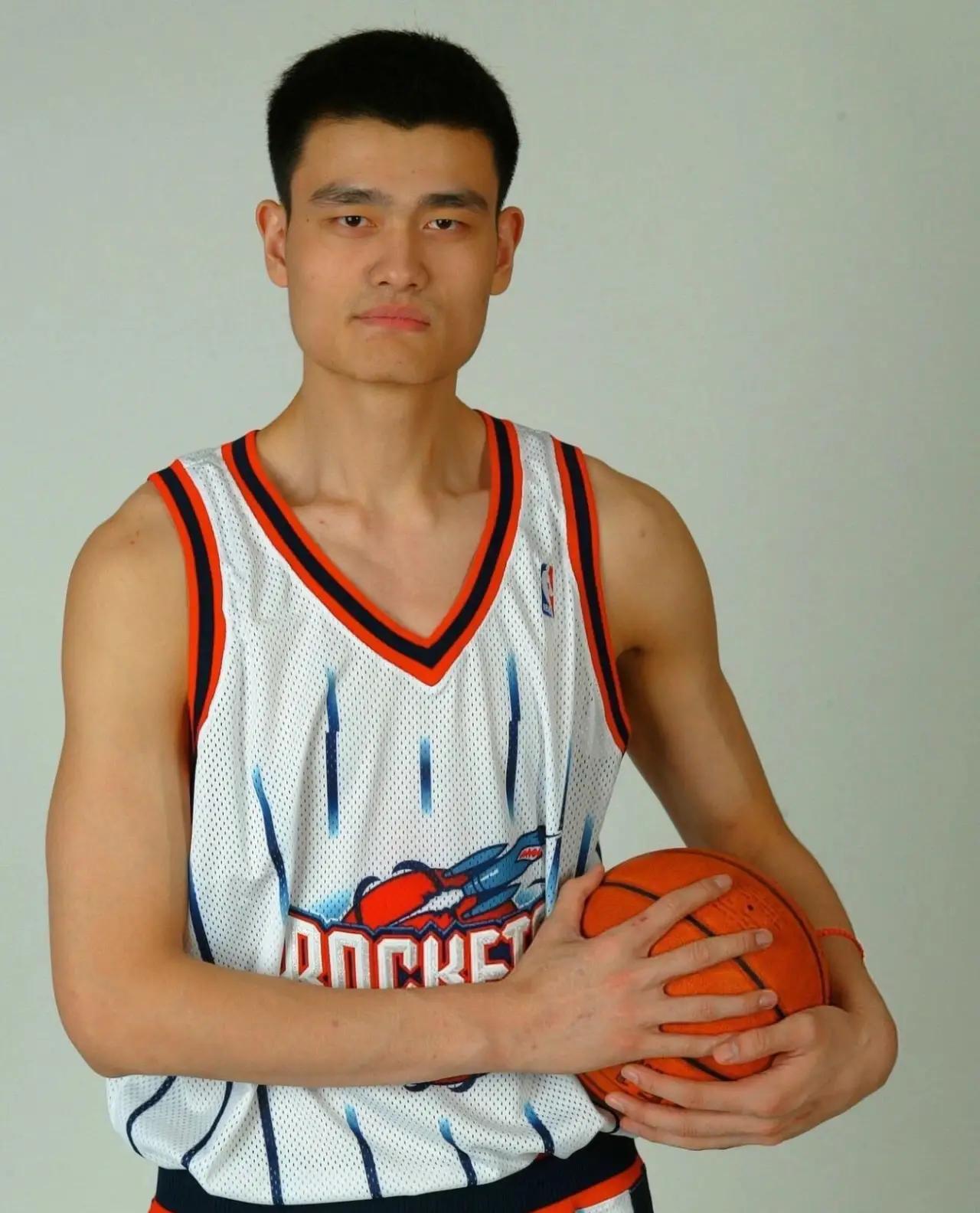 中国篮球的“大个子依赖症” 中国篮球的“大个子依赖症”