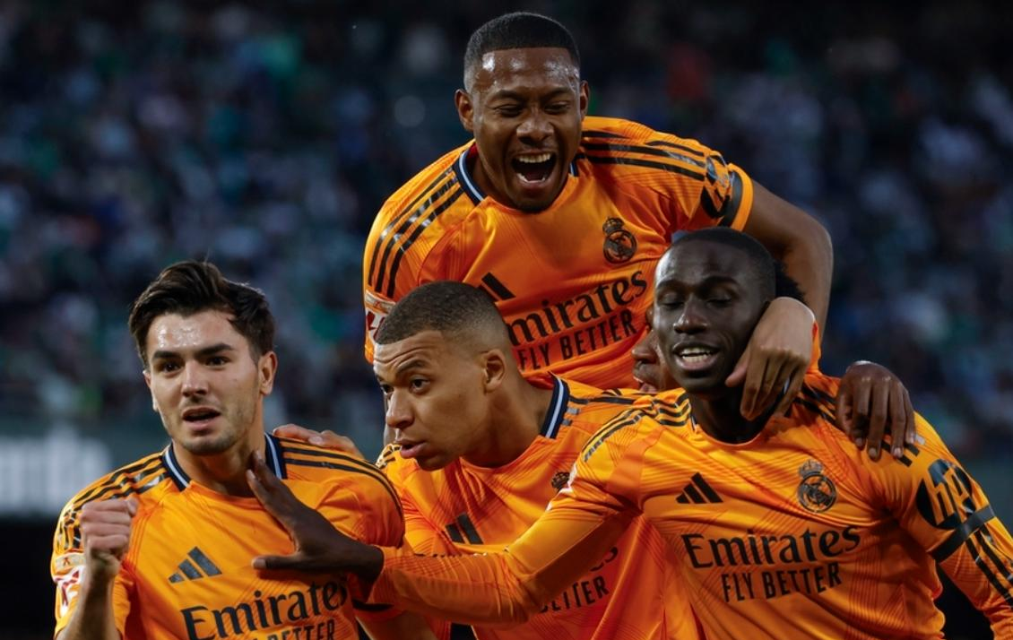 九游体育直播-“西甲经典赛事重温：球迷心中永恒的瞬间！”