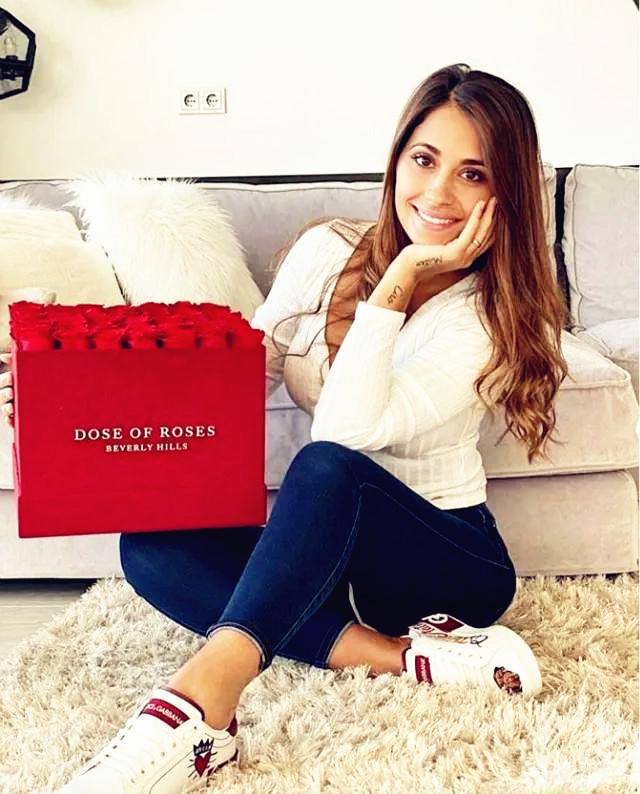 九游足球官网-包含梅西妻子安东内拉推出个人品牌，时尚圈新宠的词条