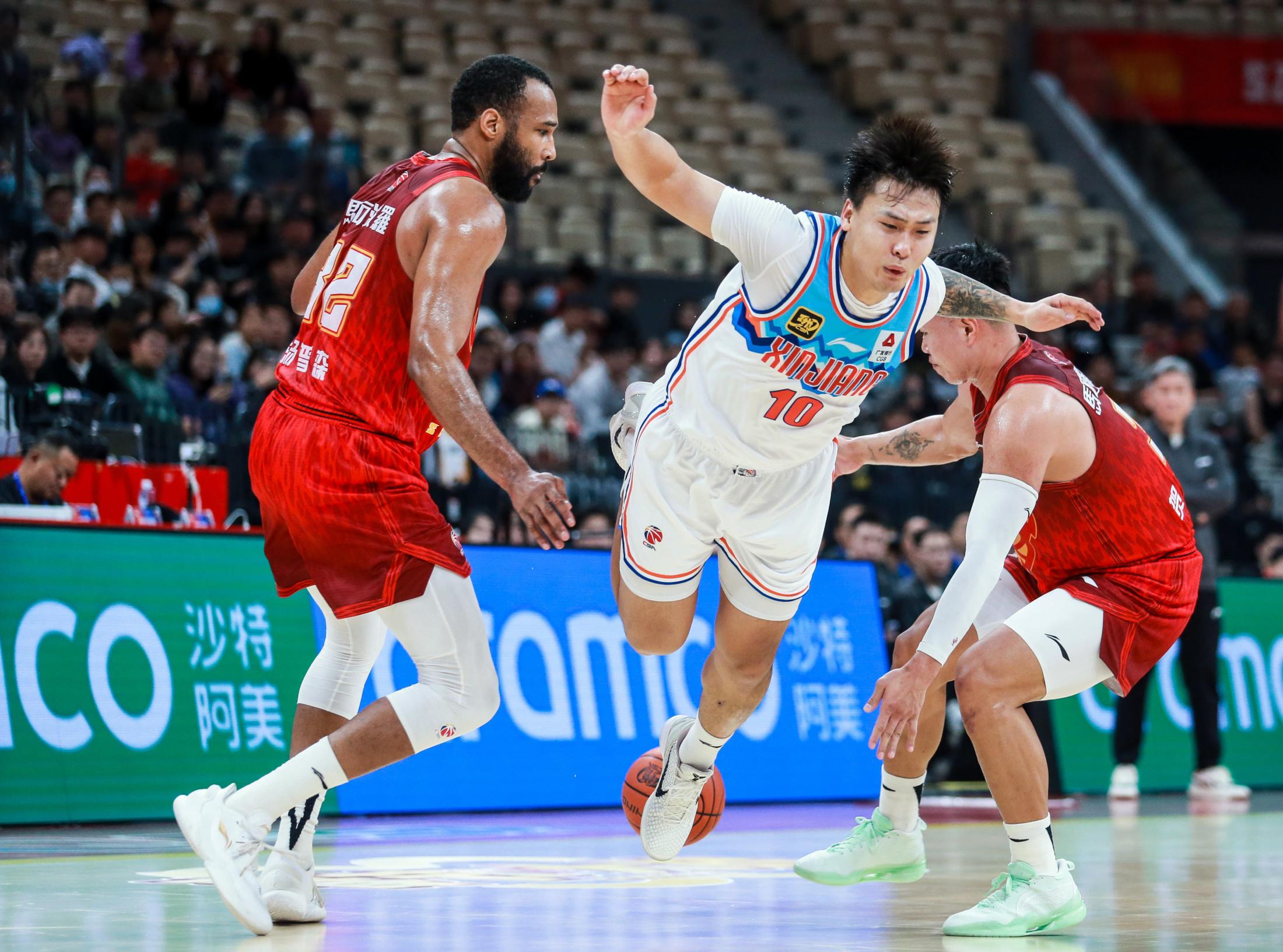 中国九游体育-CBA裁判争议：职业化还需多久？