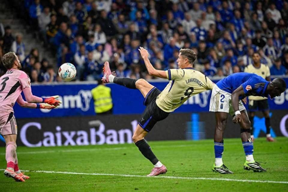 九游体育app官网-关于莱万状态下滑：巴萨是否买错了人？的信息