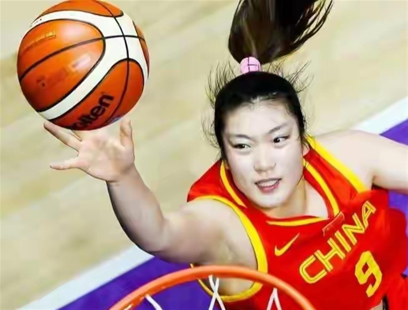 女篮李梦WNBA表现：场均10+，站稳脚跟？