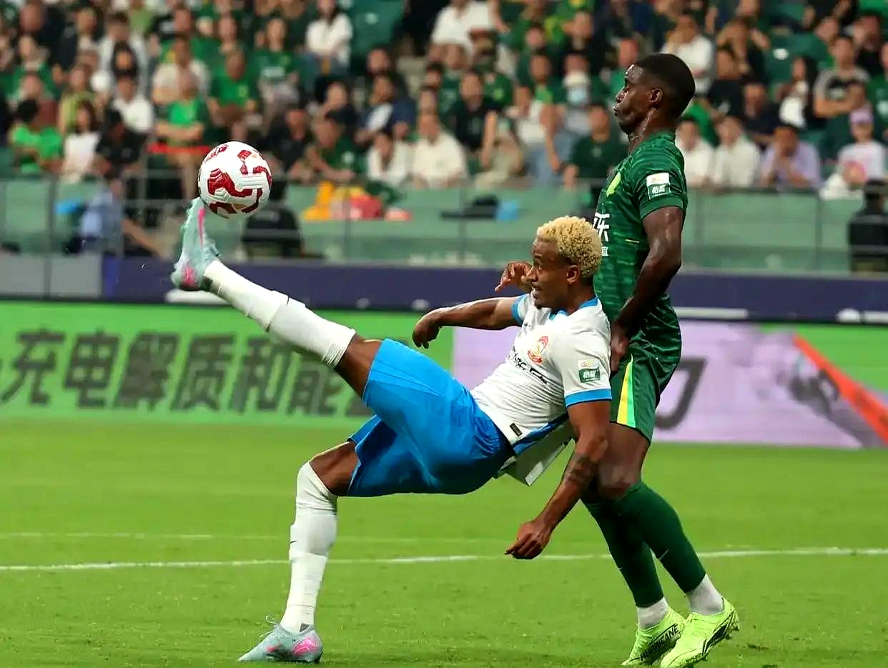 关于足球迷信：球员的奇怪赛前仪式的信息